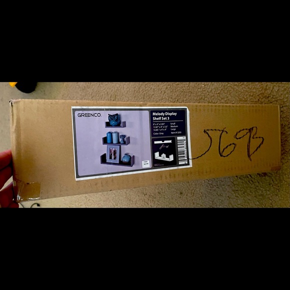 New in box floating shelves - Picture 2 of 4